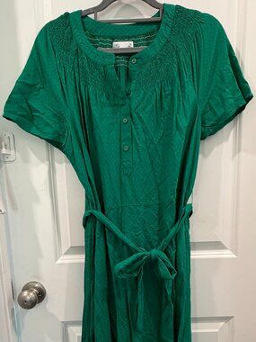 Croft & Barrow Lovely, Fun Green Dress w/POCKETS!